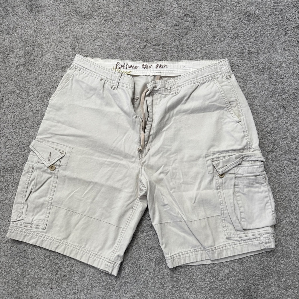 AE - Men's Tan/Cream Cargo Shorts